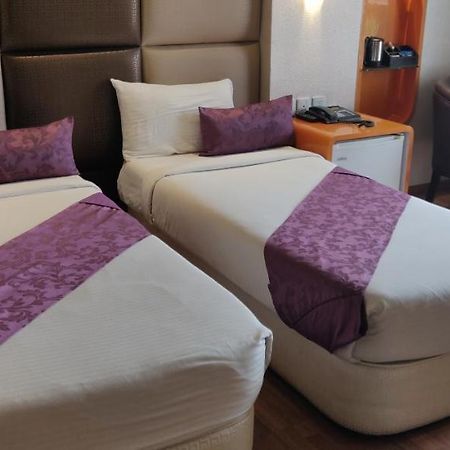 Ritu Ivy Hotel Calcutta Buitenkant foto