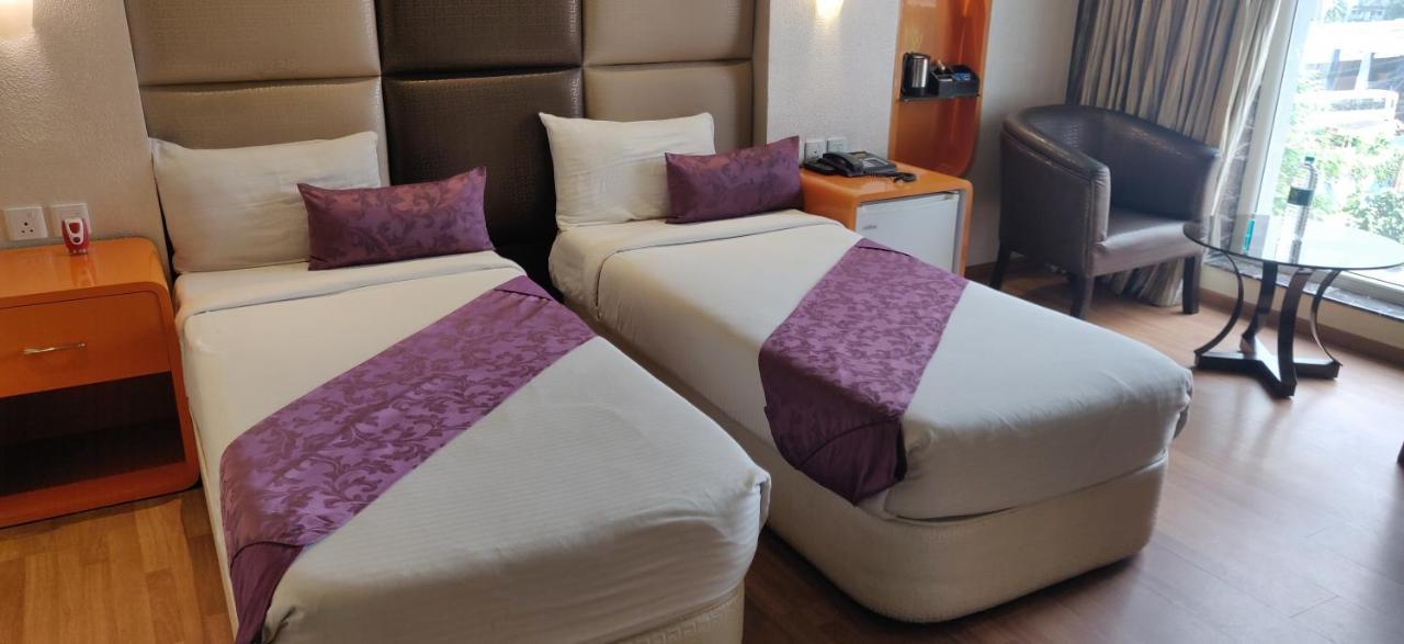 Ritu Ivy Hotel Calcutta Buitenkant foto