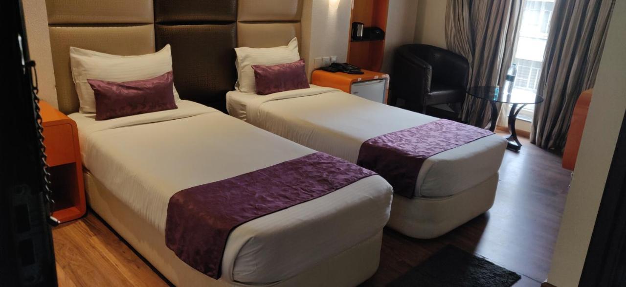 Ritu Ivy Hotel Calcutta Buitenkant foto