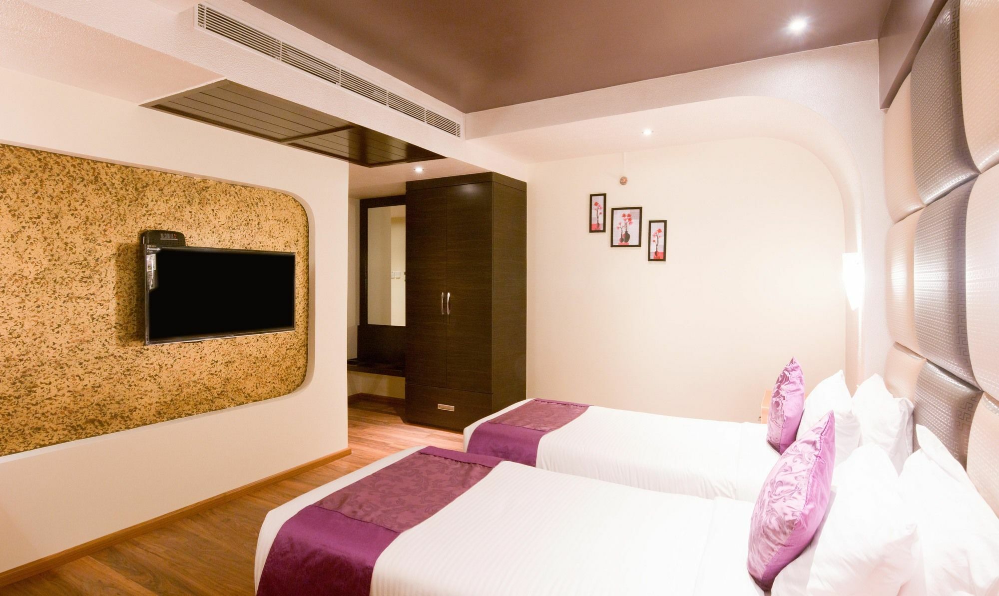Ritu Ivy Hotel Calcutta Buitenkant foto